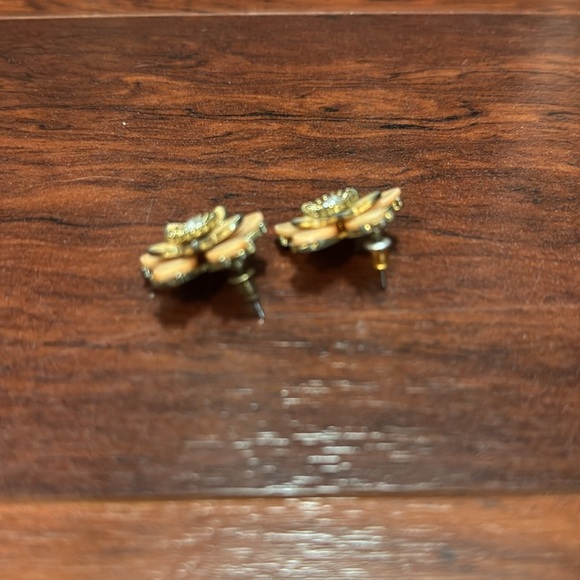 Anthropologie Cream Floral Earrings - Picture 2 of 2